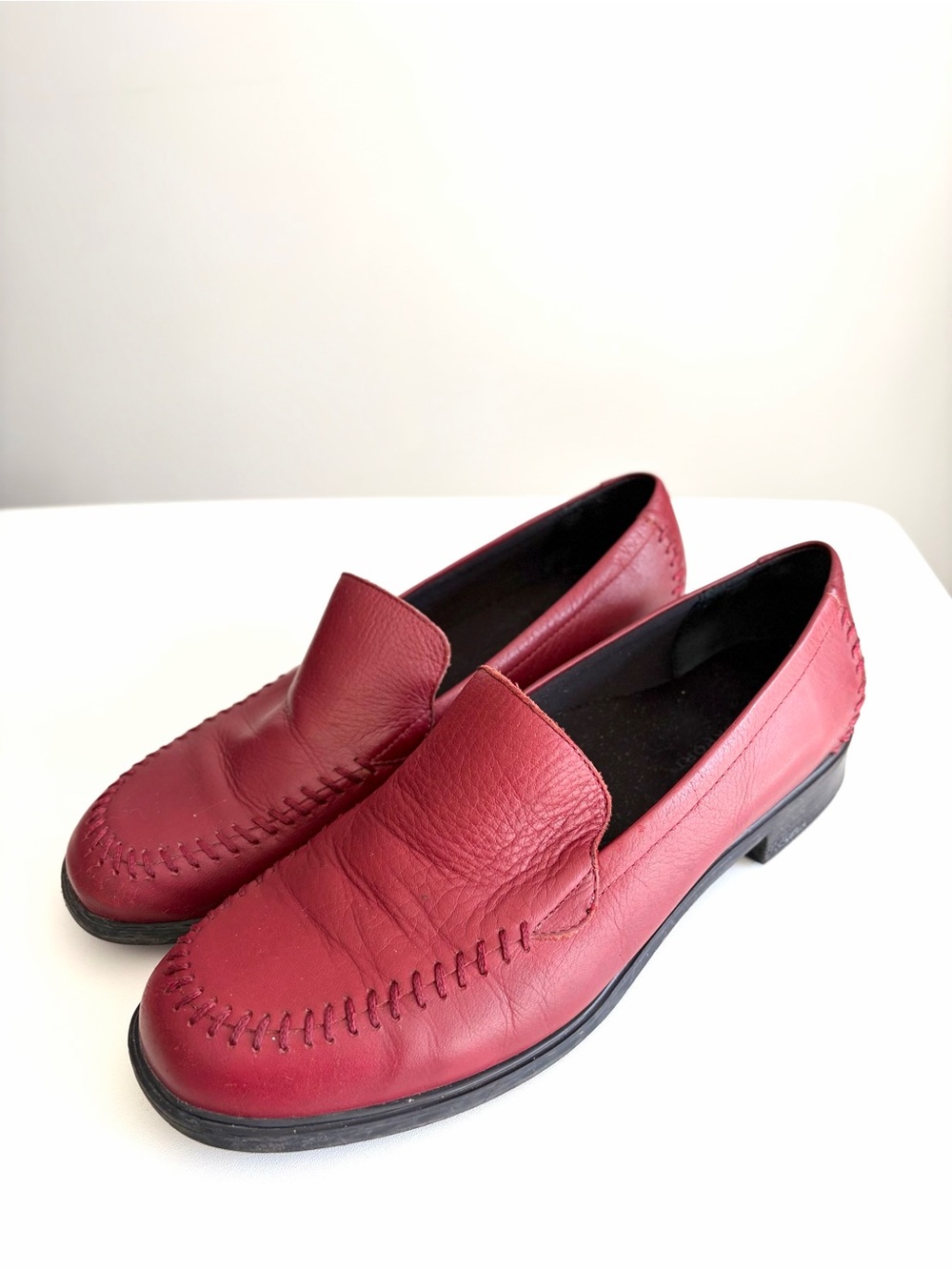Rockport Red Leather Moc Toe Loafers - Classic Preppy - Size 10 - Picture 2 of 6
